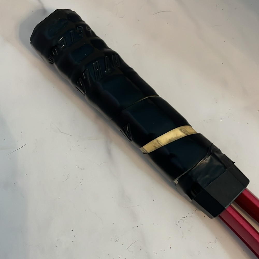 Tennis racket - Picture 3 of 5